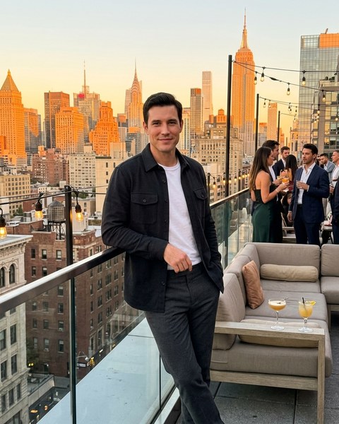Golden Hour Rooftop style, an example of a DatifyAI photo for Tinder photo 5